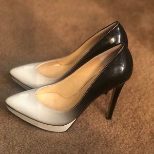 Jessica Simpson black and white pumps
